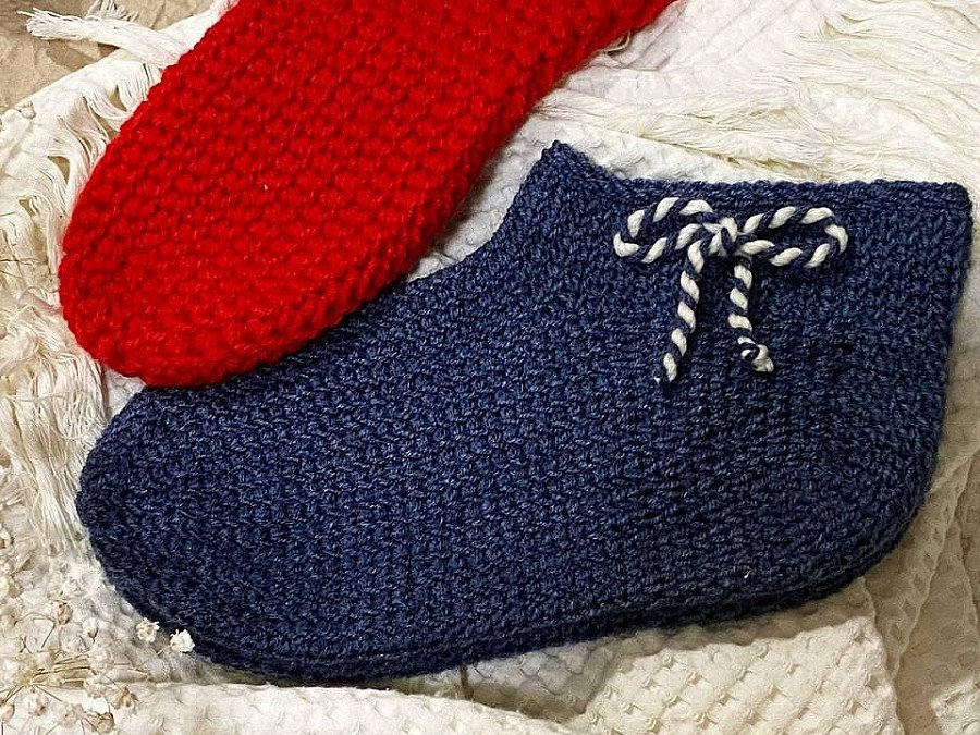Каминская, Панина: Теплые носочки для всей семьи спицами и крючком